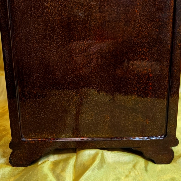 Vintage Chinese Lacquer Handcrafted Jewelry Box - Picture 6 of 7